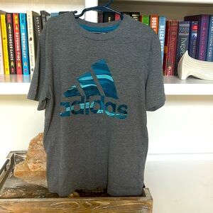 Boys youth small/8 adidas short sleeve shirt. EUC.